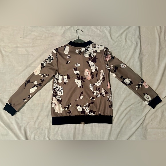 Small Floral Lightweight Jacket - NWT - Picture 4 of 5